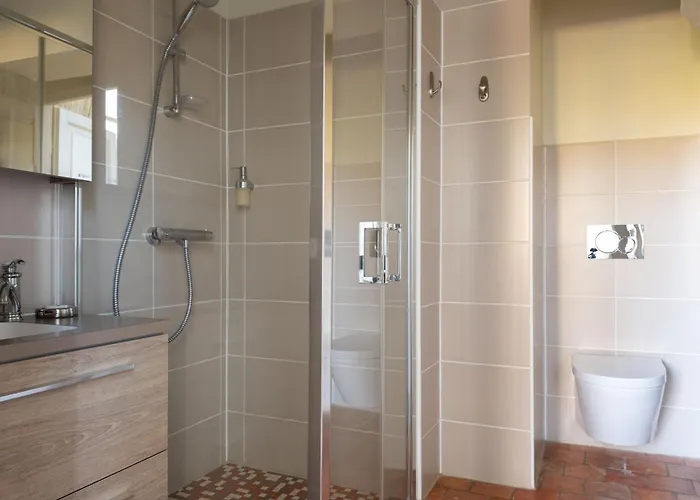 Guest house Le Petit Serrant - D'exception 3*